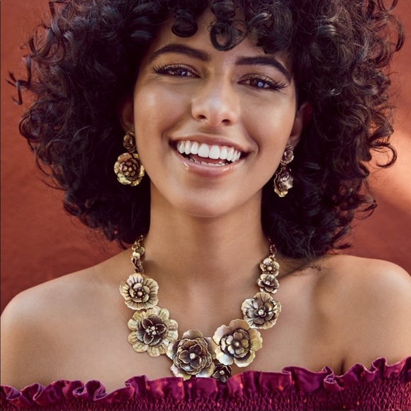 **FOUND** Flores de Oro Necklace